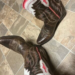 Kids boots